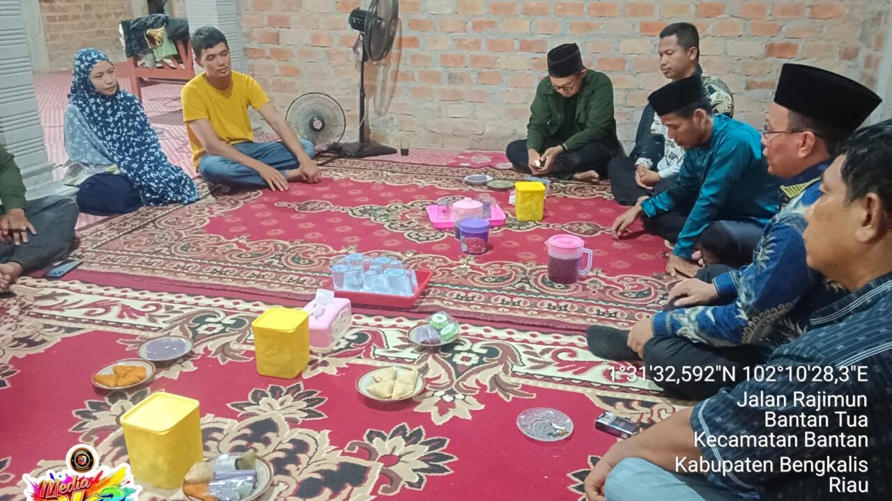 Selesaikan Reses Di Desa Jangkang, Khairul Umam Langsung Kunjungi Rumah Duka Almarhum Abdul Khaliq